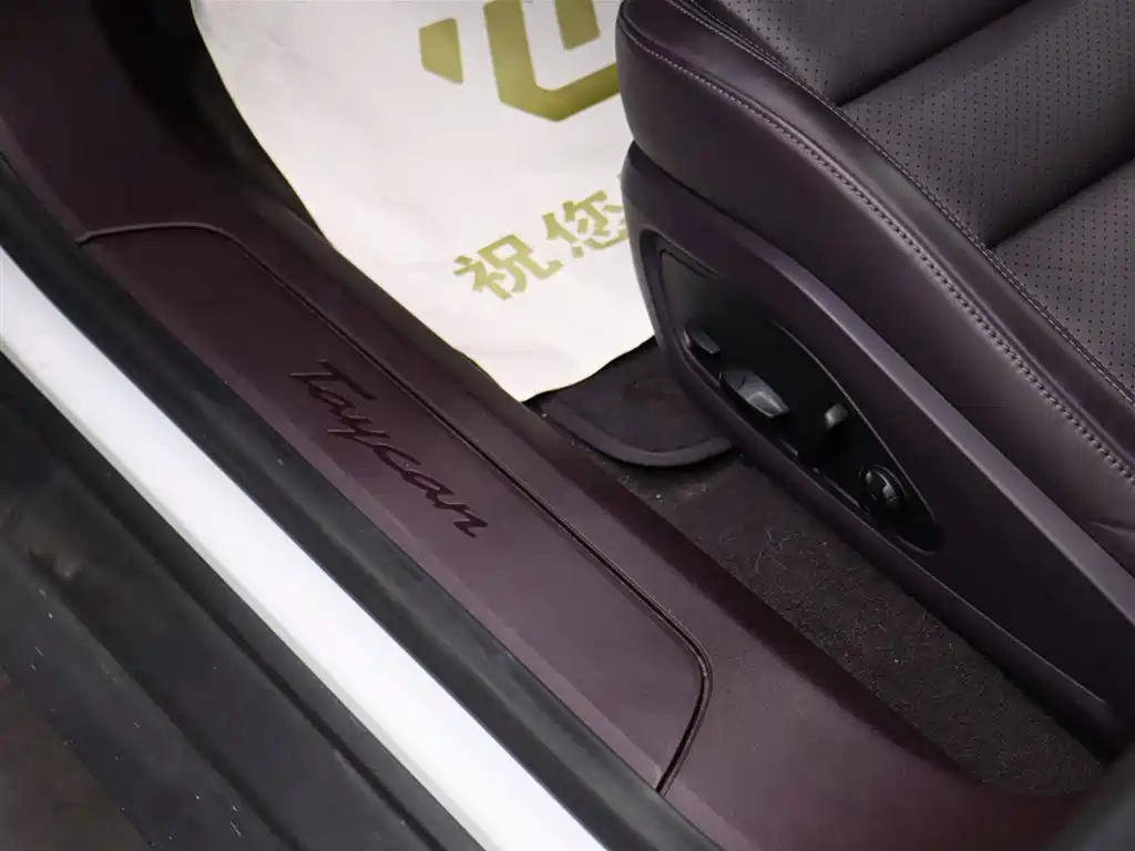Porsche Taycan 2020 Taycan фото 11