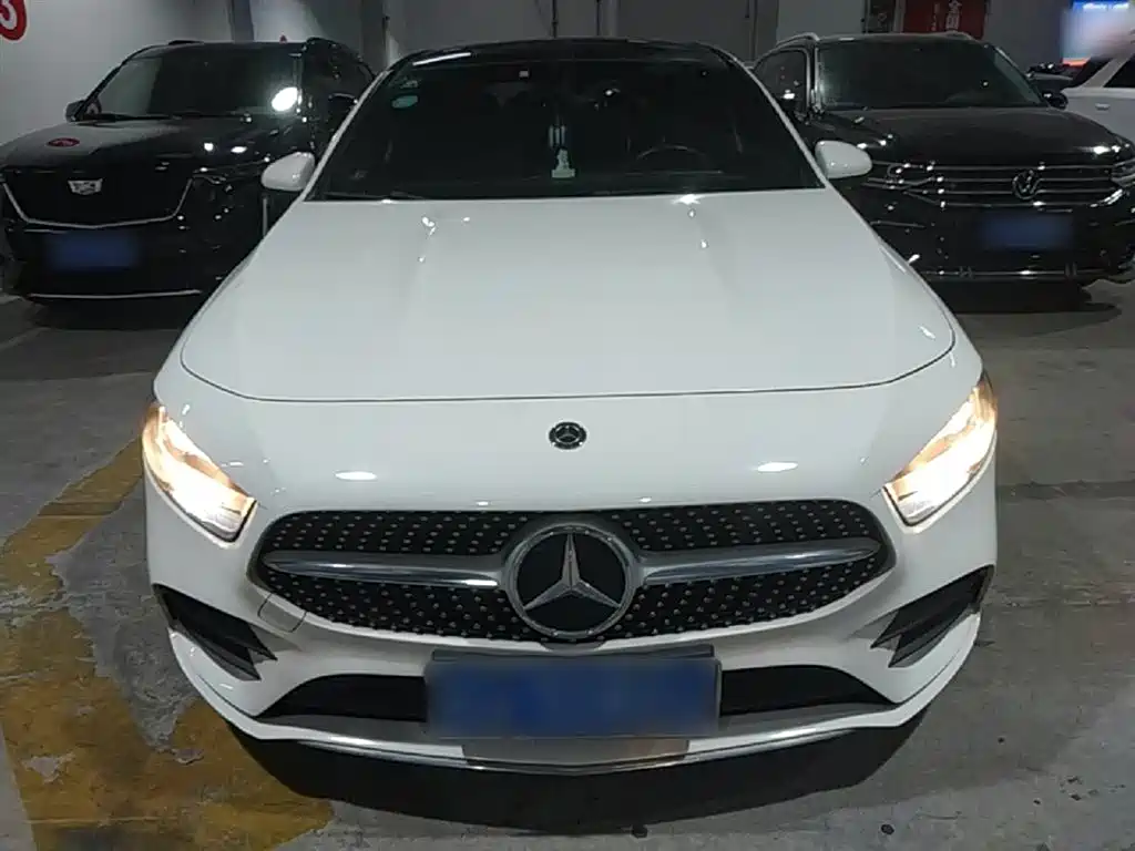 Mercedes-Benz A-Class 2019 A 180 L Sport Sedan фото 3