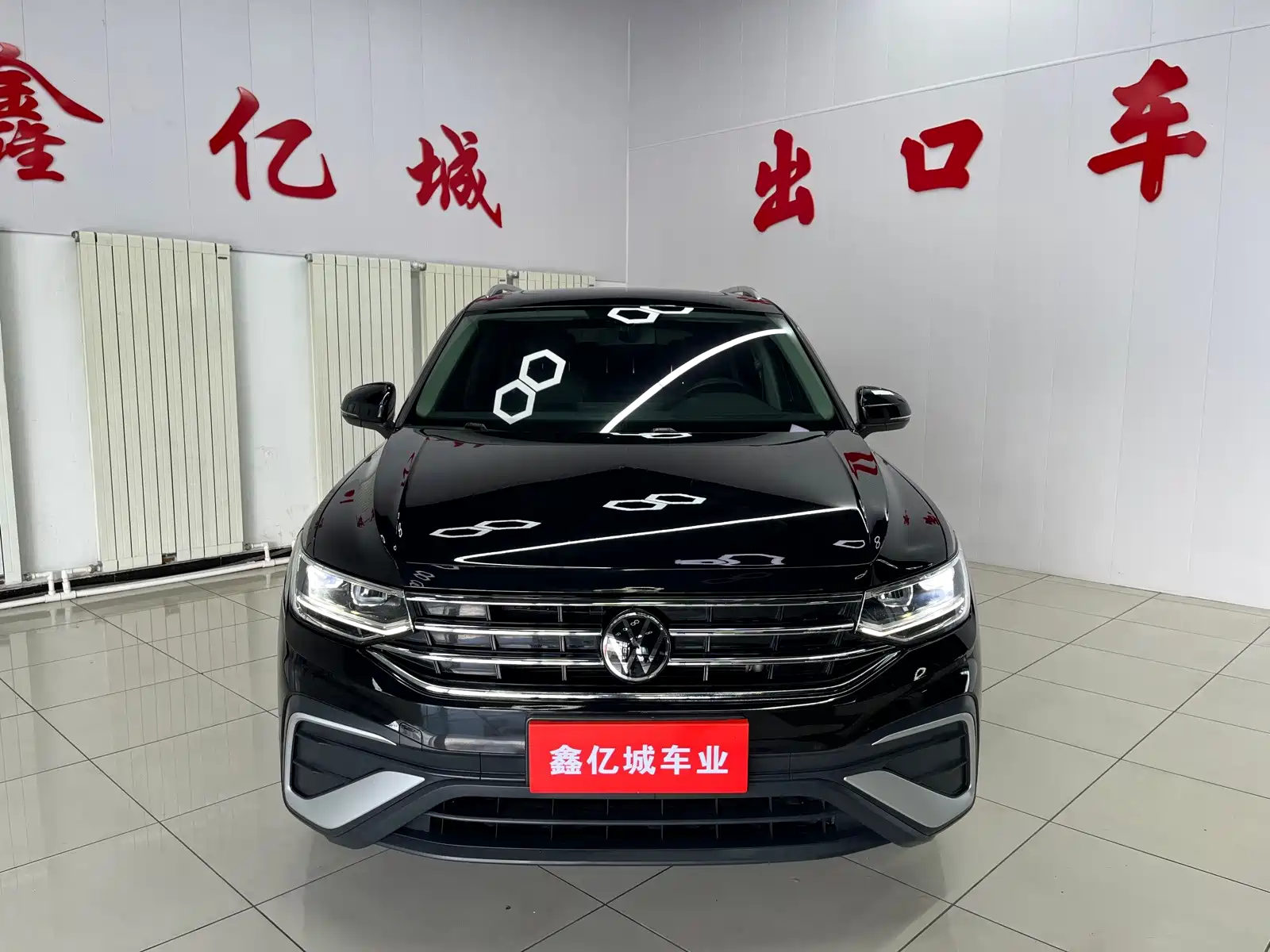 Фото 2 - Volkswagen Tiguan L