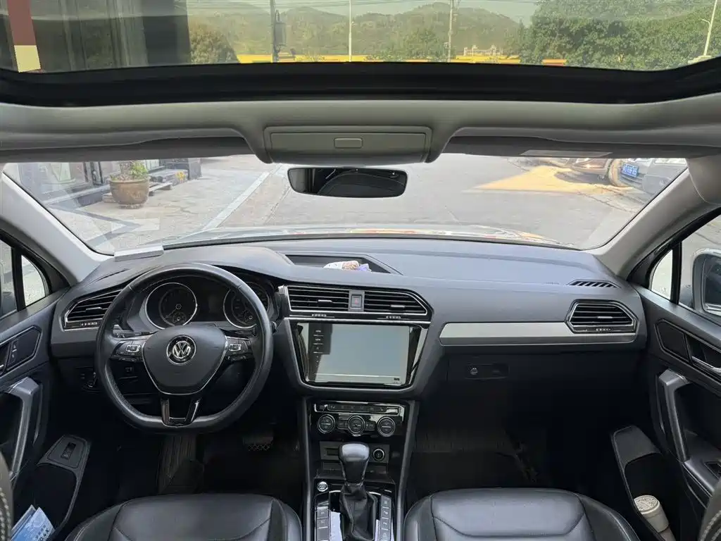 Volkswagen Tiguan L 2019 330TSI Auto 2WD Smart Luxury Edition China V фото 6