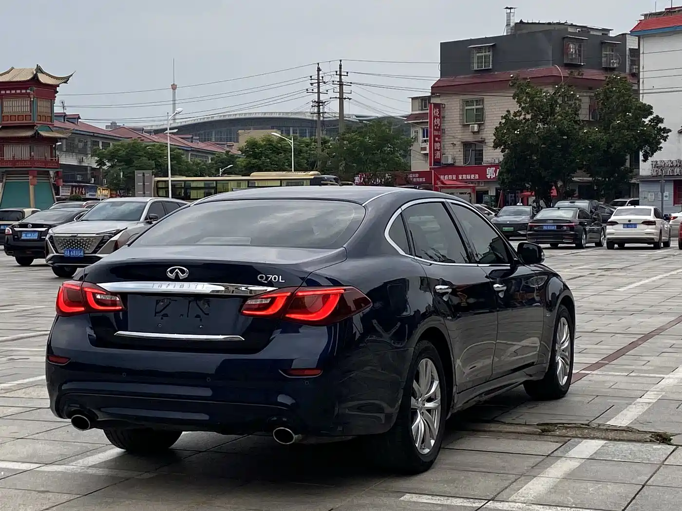 Infiniti Q70 2016 2015 Q70L 2.5L Enjoyment Edition