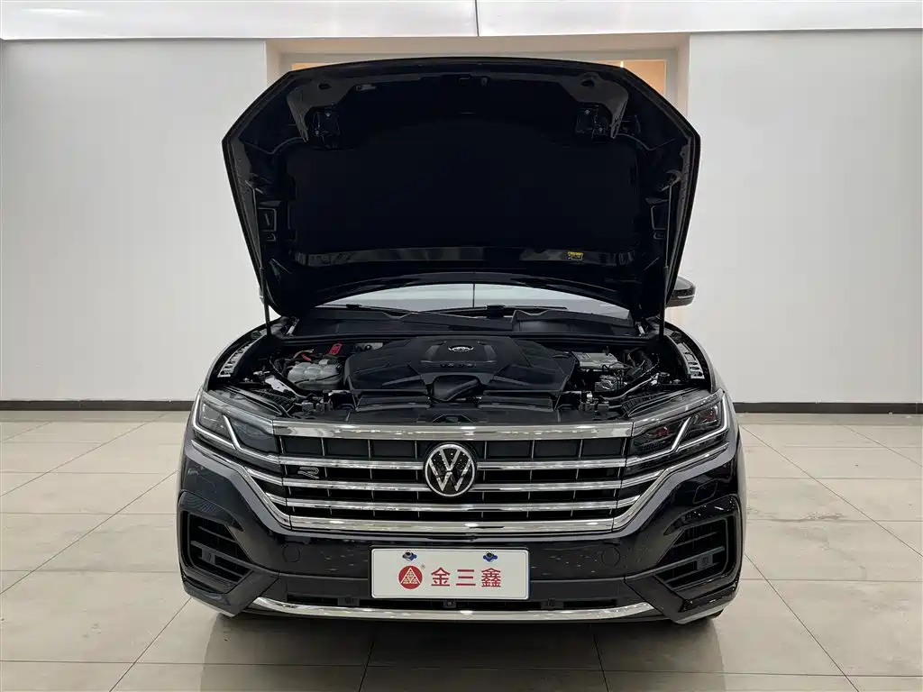 Volkswagen Touareg 2023 3.0TSI R-Line Classic Sports Package фото 35