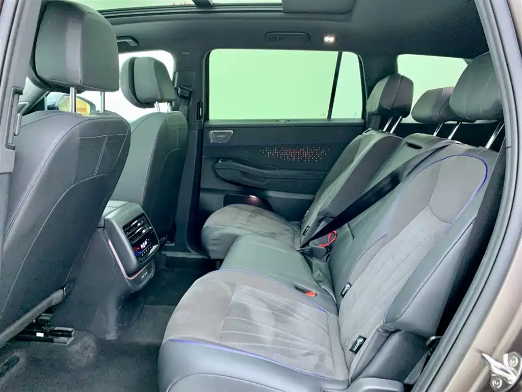 Volkswagen Teramont 2025 Teramont Pro 450TSI 4WD Summit Edition фото 12