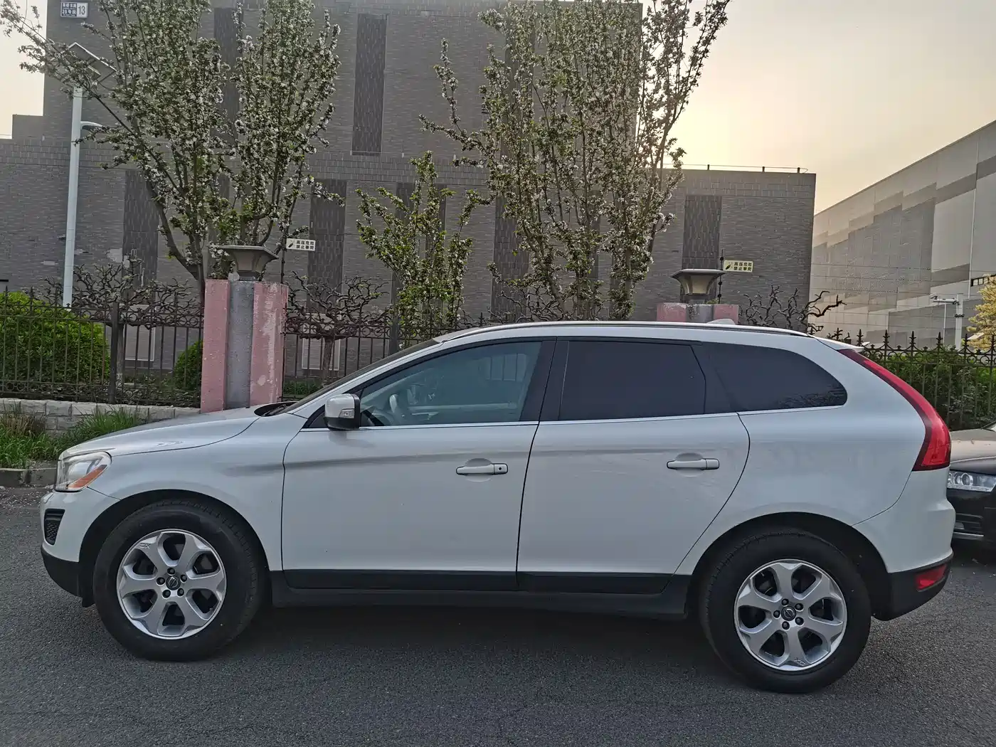 Volvo XC60 (Import) 2011 2012 T5 Elegance Edition