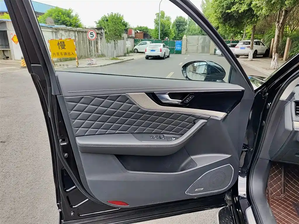 Hongqi HS5 2019 2.0T Smart Connect Enjoy Edition фото 6