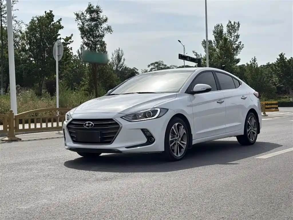 Hyundai Elantra 2016 Model 1.6L Automatic Smart Elite фото 12