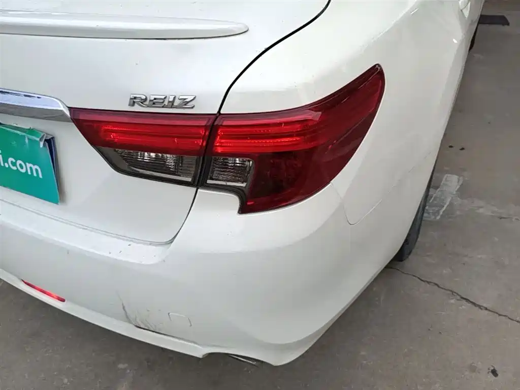 Toyota Reiz 2013 2.5S Elite Edition фото 8