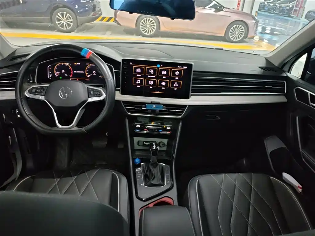 Volkswagen Tiguan L 2024 Outstanding 300TSI Auto 2WD Dragon Soaring Edition фото 6