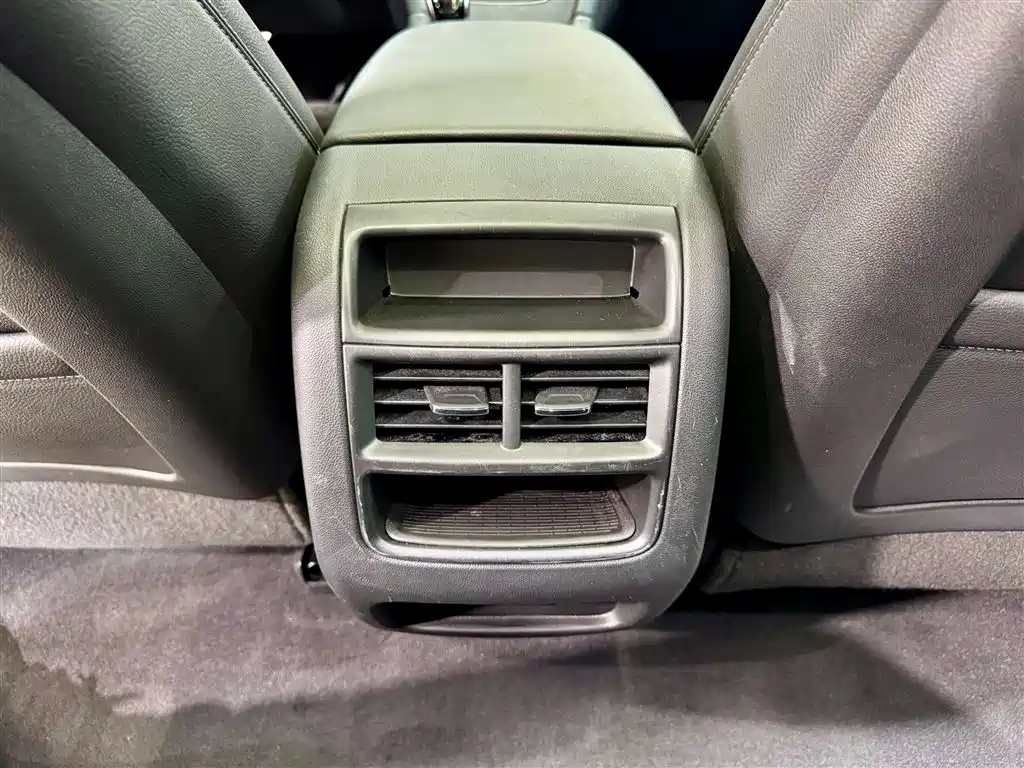 Cadillac XT5 2024 2.0T FWD Fashion Edition фото 22
