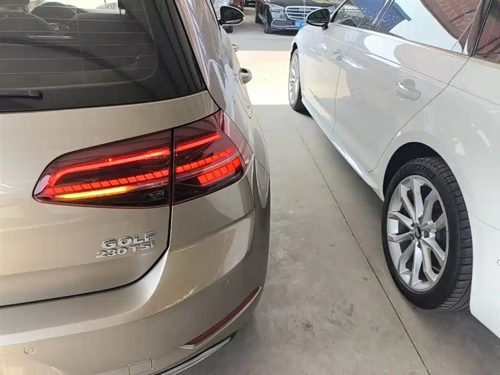 Volkswagen Golf 2018 230TSI Automatic Luxury фото 8