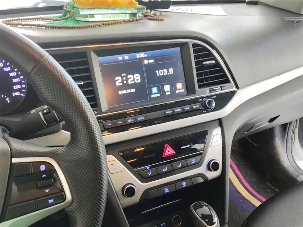Hyundai Elantra 2016 Model 1.6L Automatic Smart Elite фото 13