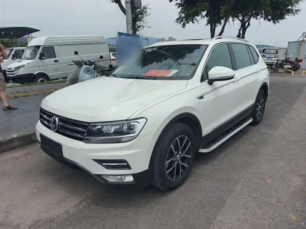 Volkswagen Tiguan L 2018 Facelift 330TSI Automatic 2WD Luxury Edition