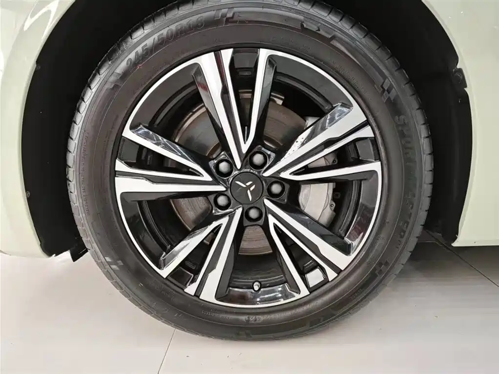 Hongqi EH7 2024 690 Pro фото 24