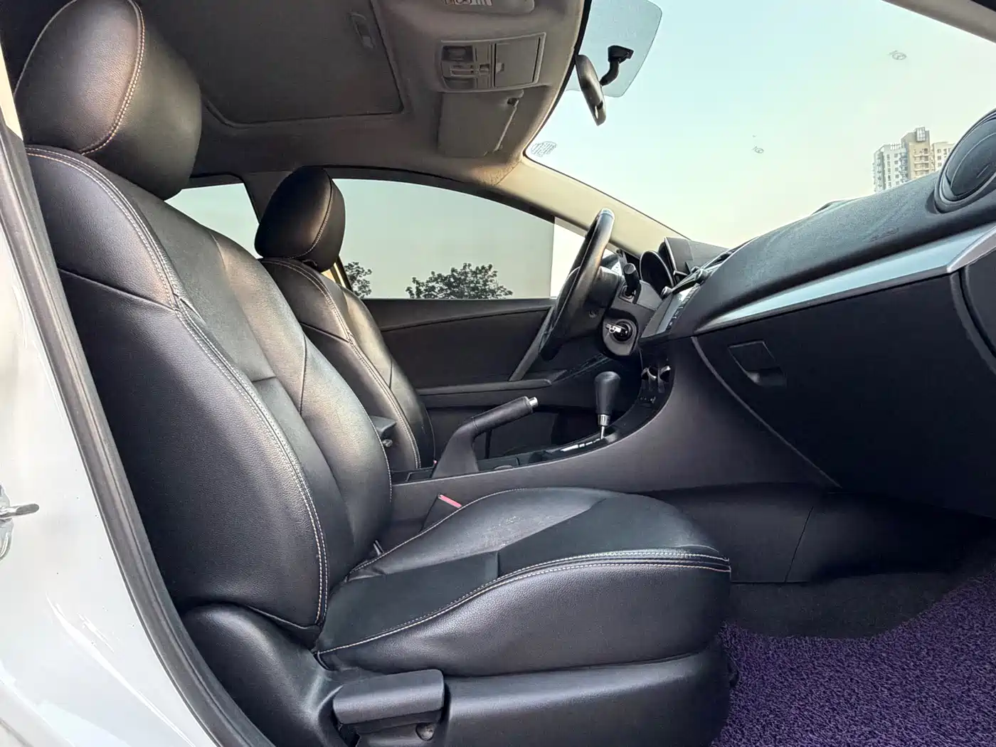 Mazda Mazda3 Axela 2013 2013 Hatchback 1.6L Automatic Elite