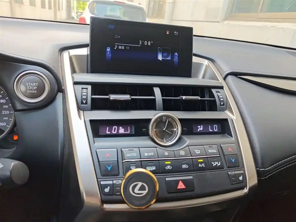 Lexus NX 2016 200 AWD F Sport фото 13