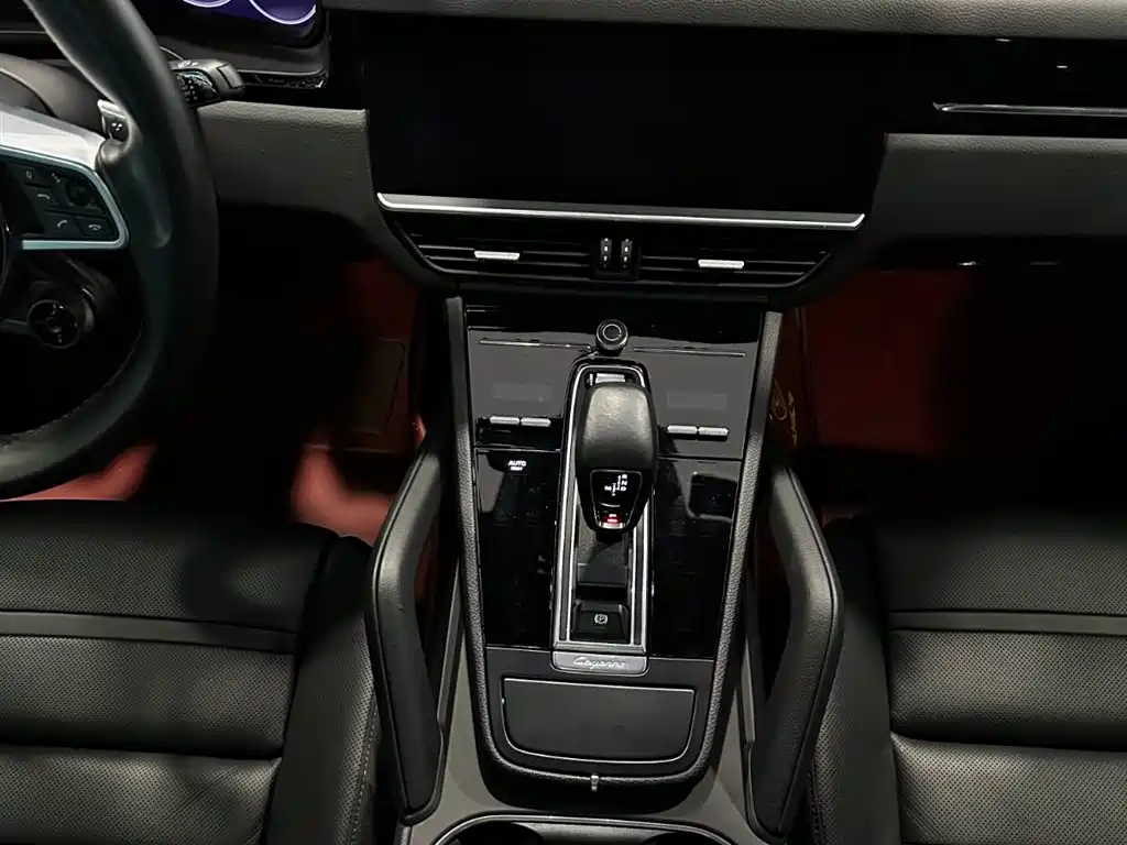 صورة 10 - Porsche Cayenne New Energy