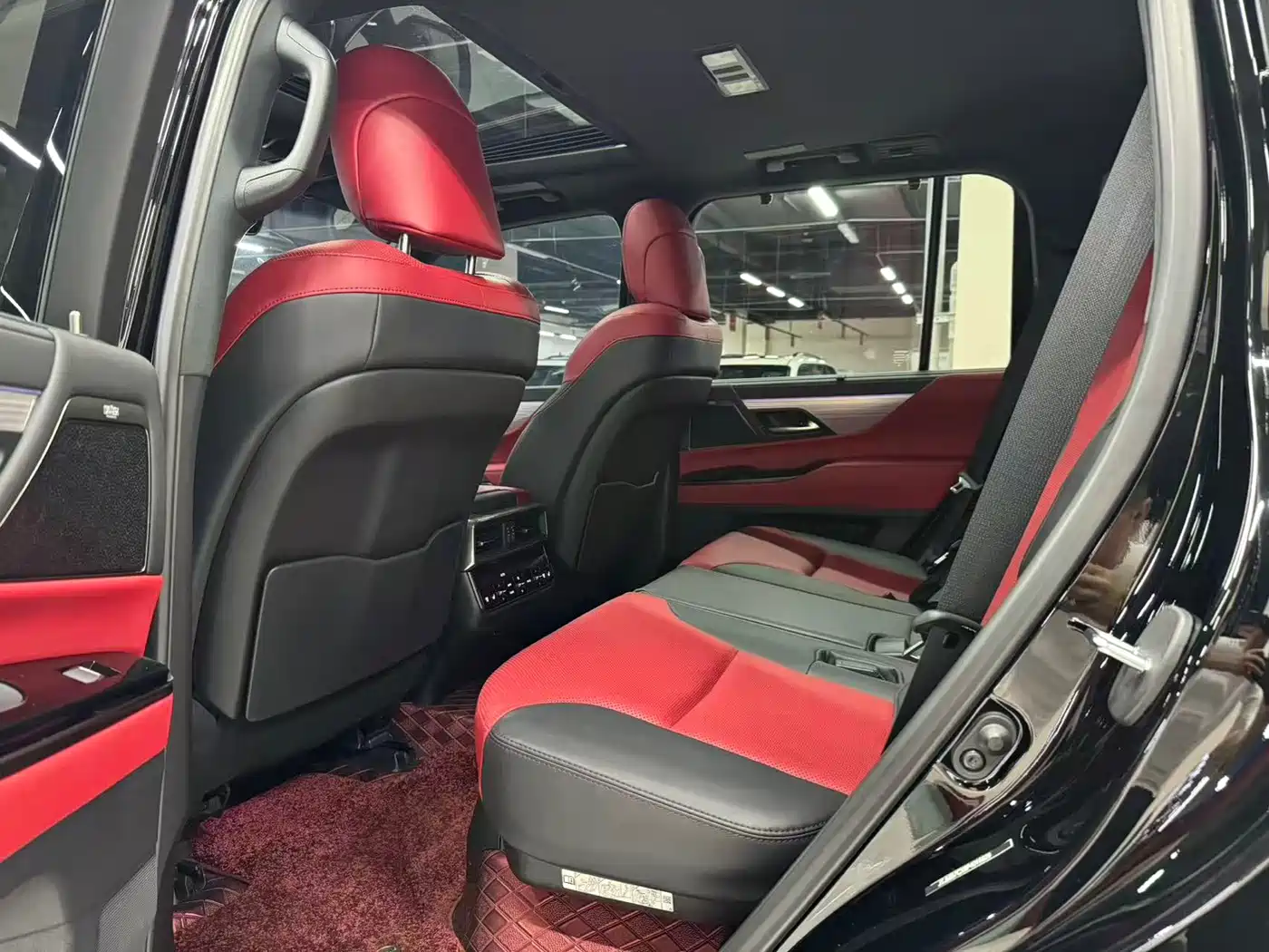 Lexus LX 2025 2025 700h VIP World Edition
