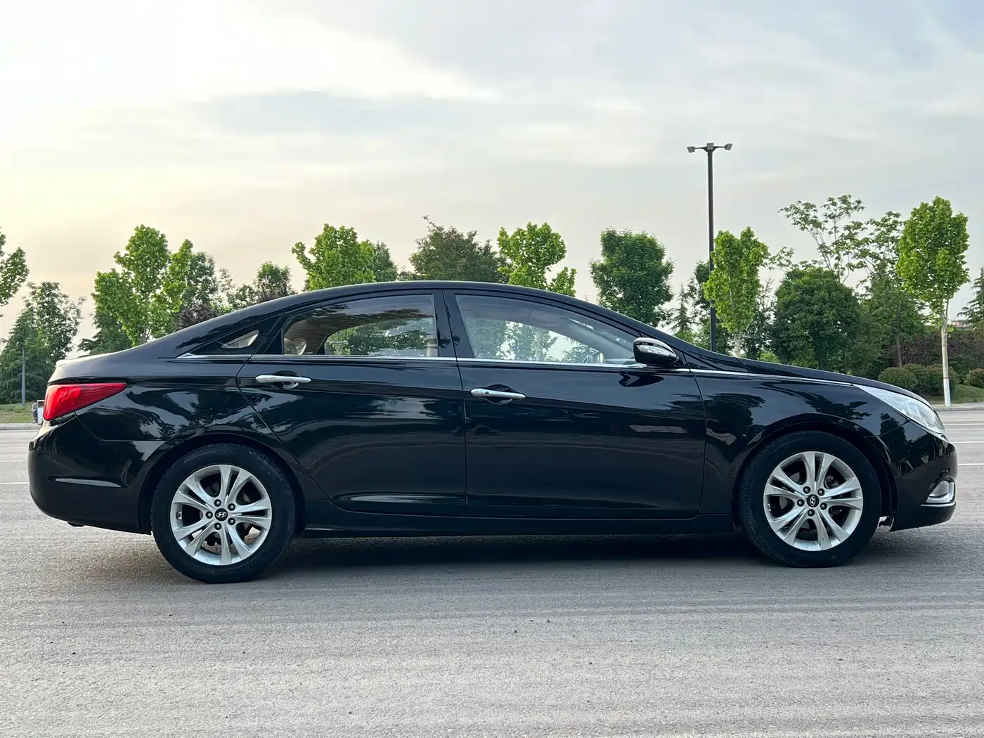 Hyundai Sonata 2013 2.0L Automatic Luxury Edition фото 4