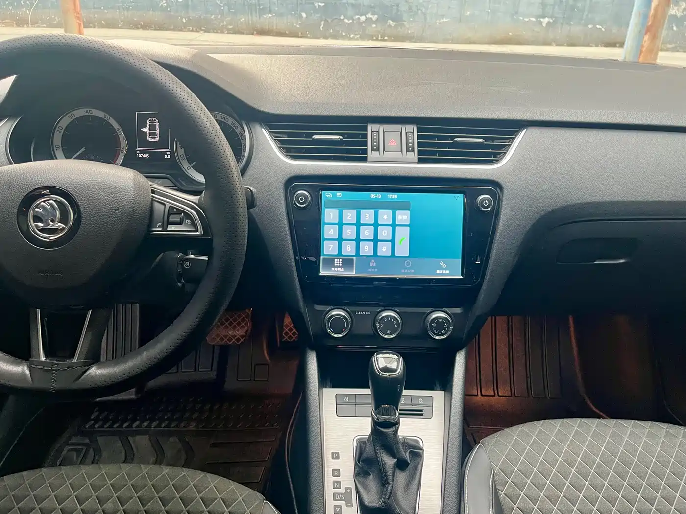 Škoda Octavia 2018 1.6L Automatic Luxury фото 14