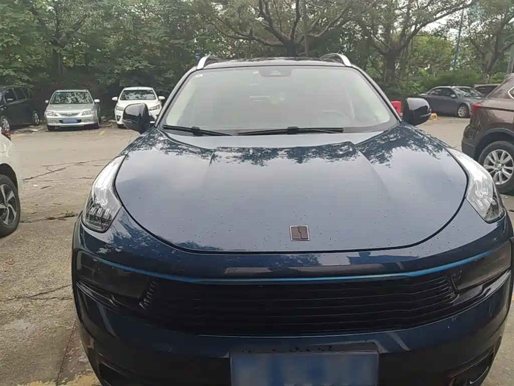 Lynk & Co 01 2017 2.0T 2WD Pro Shine Edition фото 3