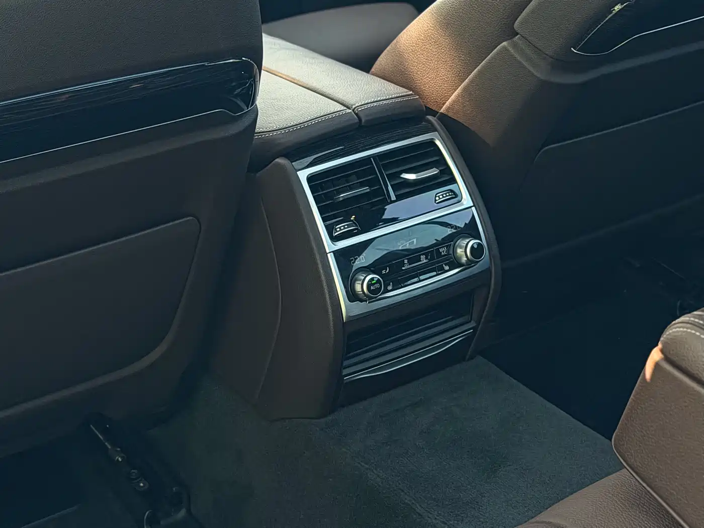 BMW 7 Series 2018 730Li Leading Type M Sport Package фото 14