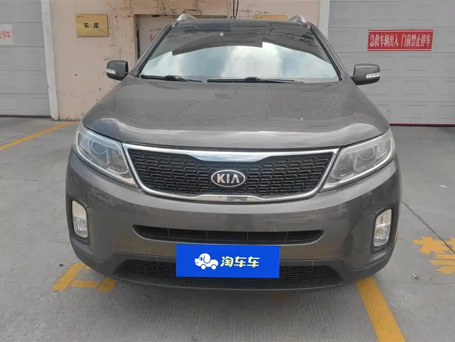 Kia Sorento 2013 2.4L 5-seat Gasoline Luxury Edition фото 2