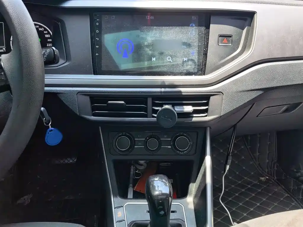 Volkswagen Polo 2019 Plus 1.5L Automatic Panorama Enjoyment Edition фото 6