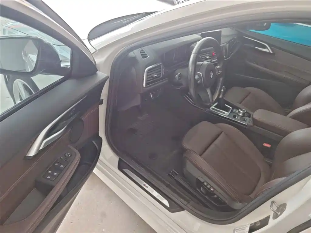 BMW 1 Series 2019 118i M Sport Package фото 16