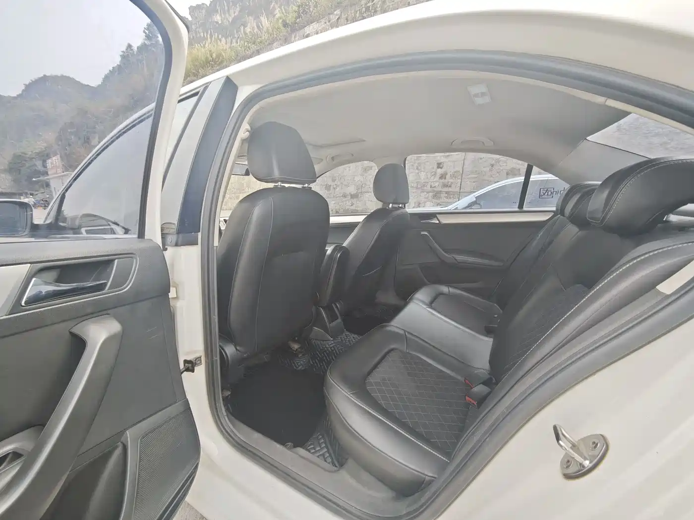Škoda Rapid 2018 1.6L Manual Comfort Edition фото 7