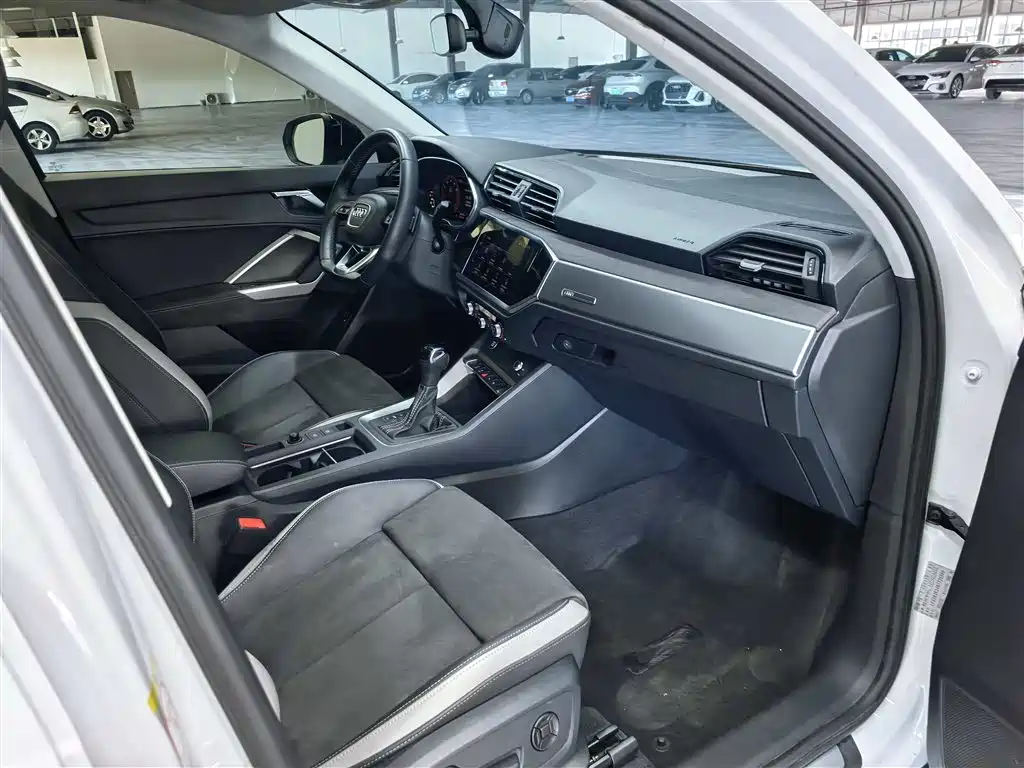 Audi Q3 2022 35 TFSI Fashion Dynamic фото 7