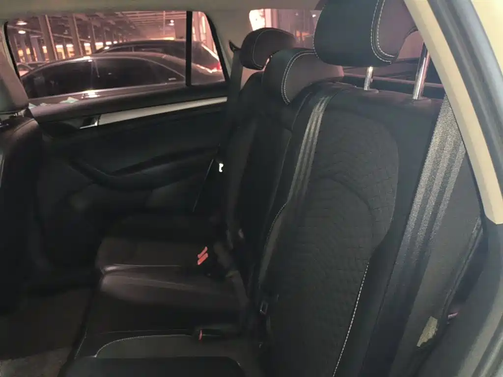 Škoda Kodiaq 2018 Facelift TSI330 5-seat 2WD Comfort Edition фото 17