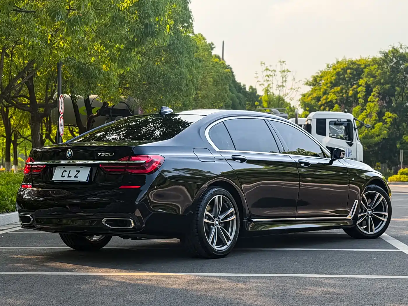 BMW 7 Series 2018 730Li Leading Type M Sport Package фото 4