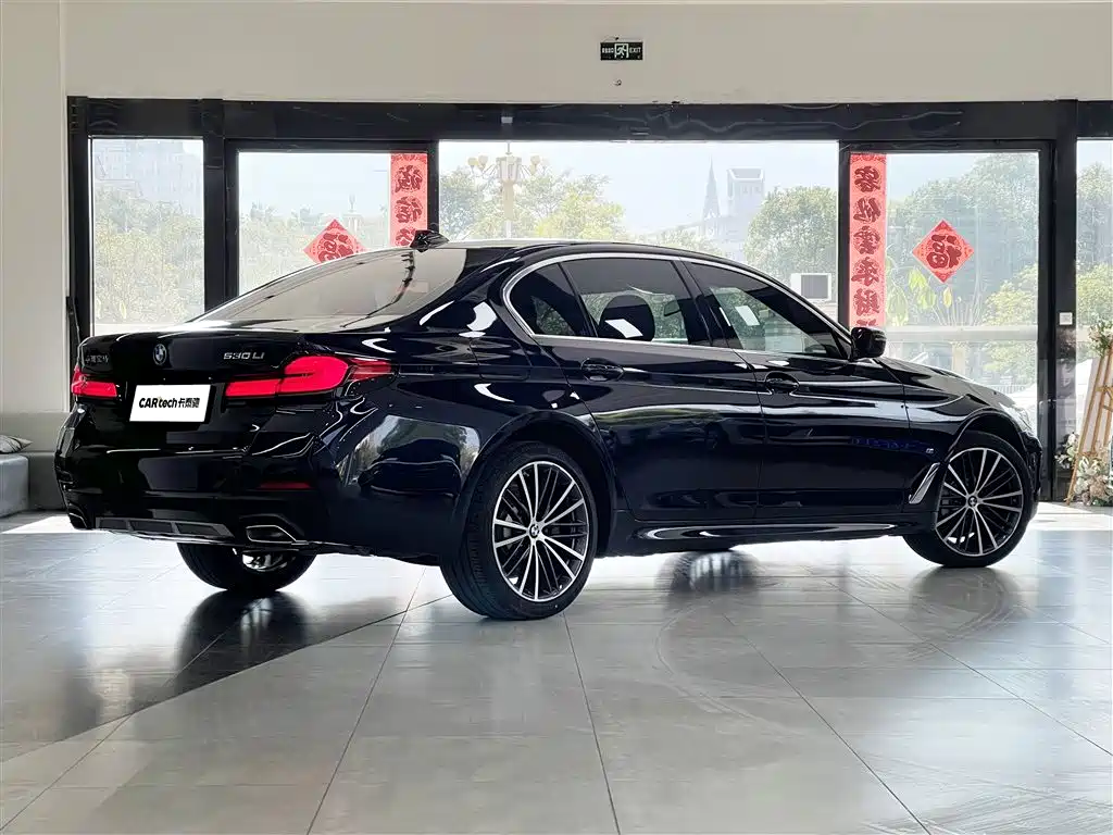 BMW 5 Series 2023 530Li Leading M Sport Package фото 4