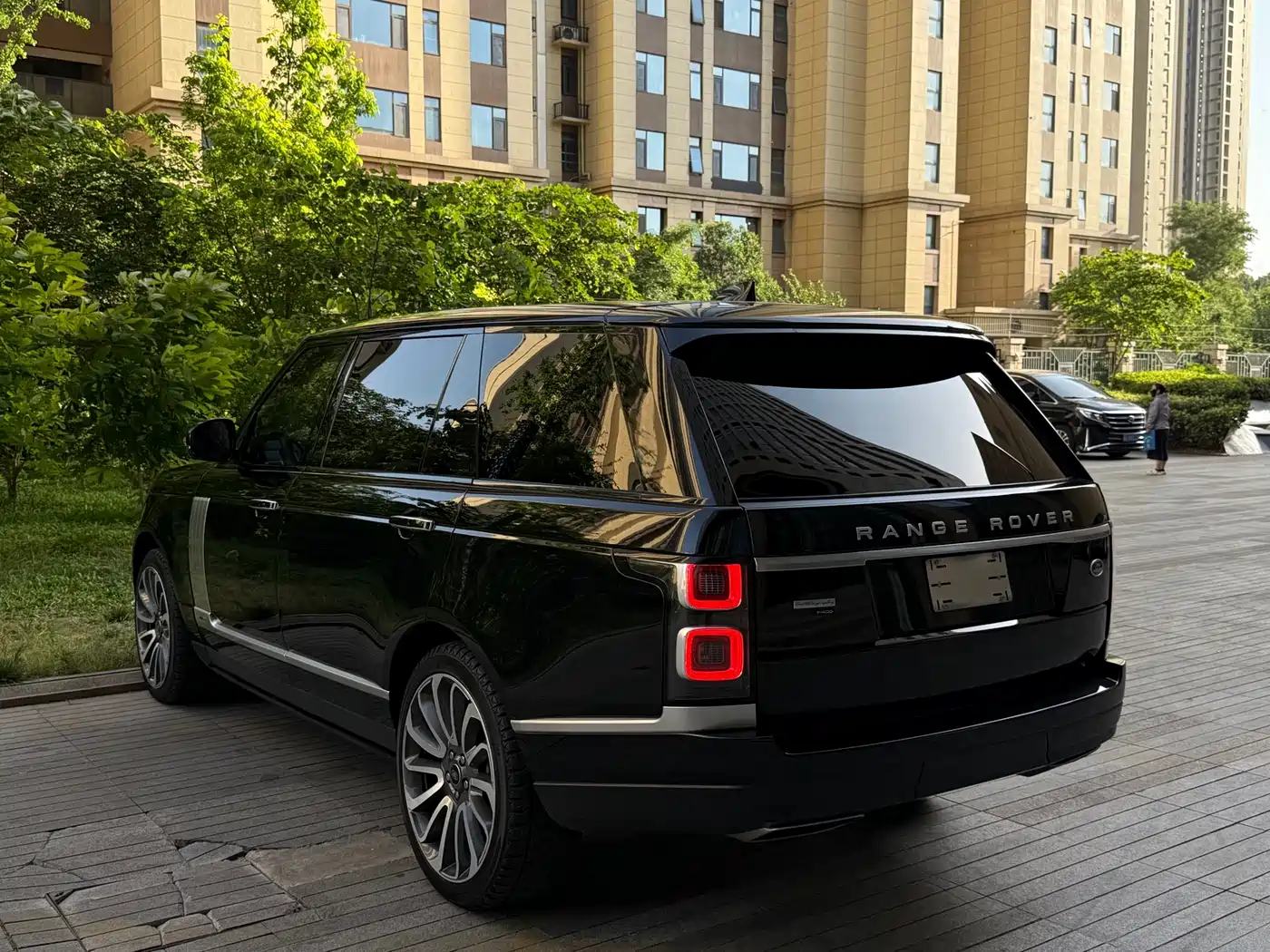 Land Rover Range Rover 2022 3.0 L6 400PS Prestige Genesis Extended Edition фото 5