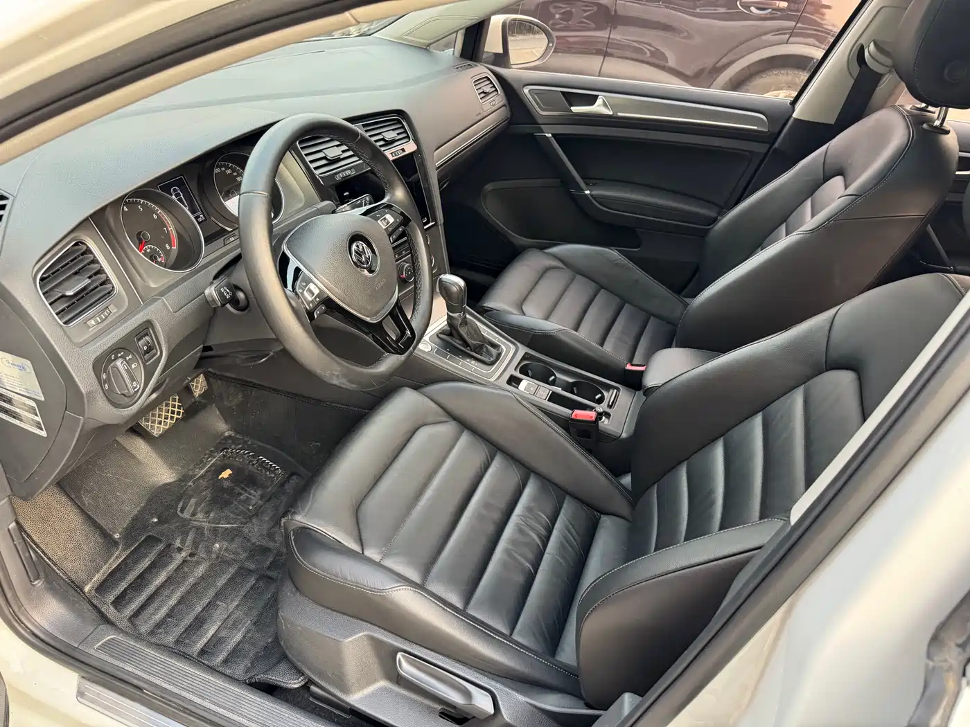 Volkswagen Golf 2014 1.4TSI Automatic Luxury фото 7