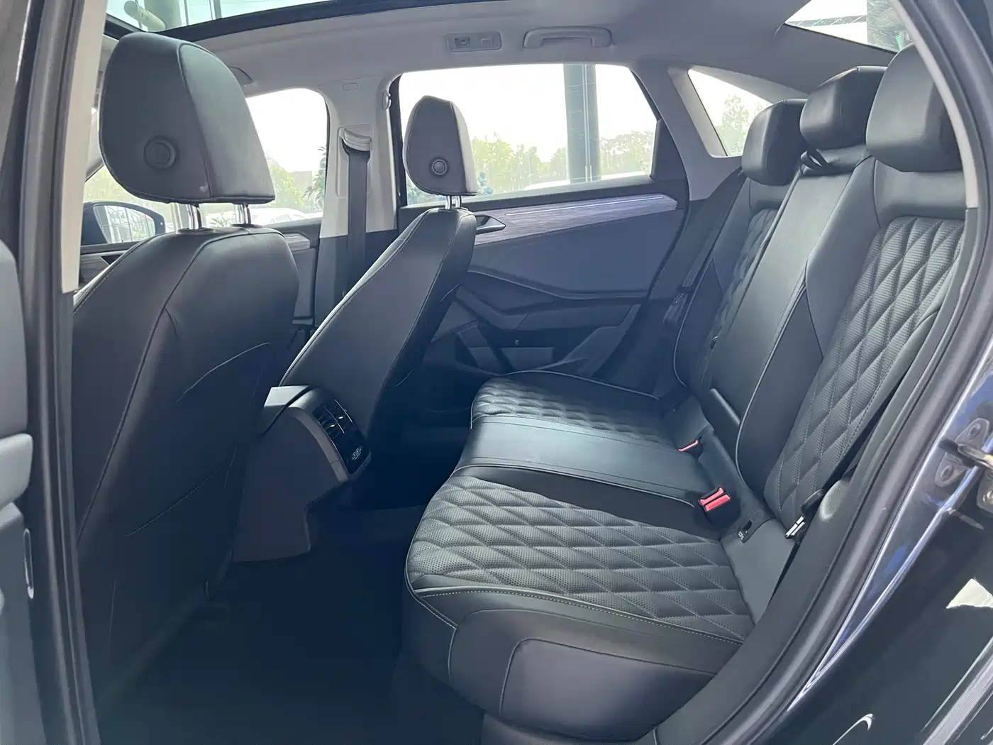 Volkswagen Sagitar 2023 300TSI DSG Surpassing Edition фото 22