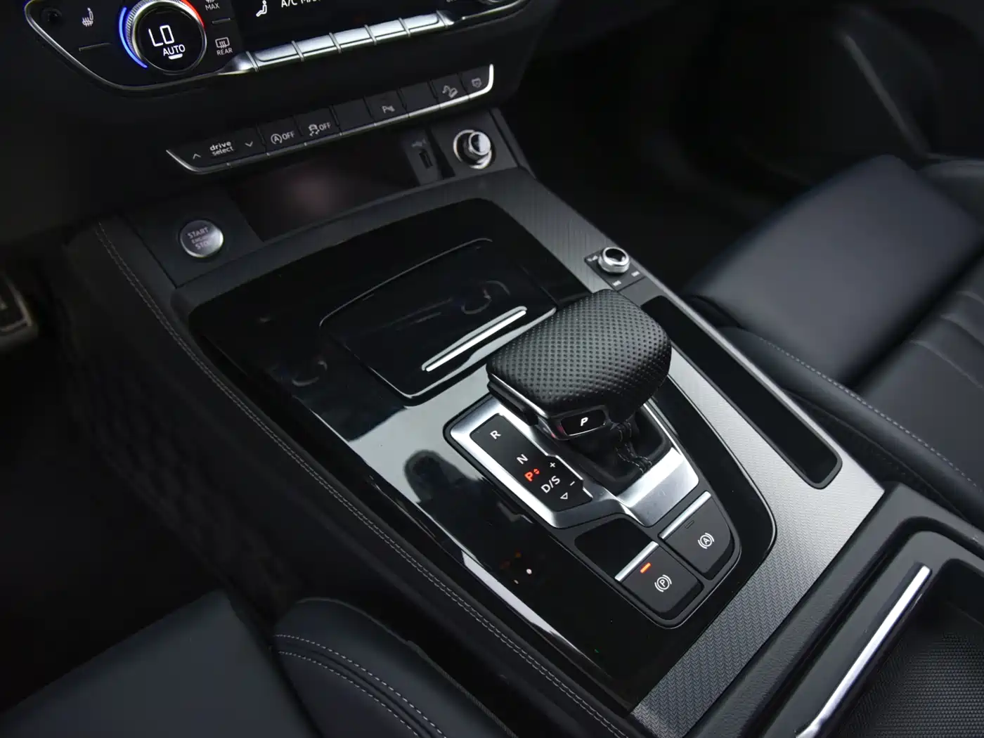 Audi Q5L 2025 40 TFSI Luxury Dynamic фото 31