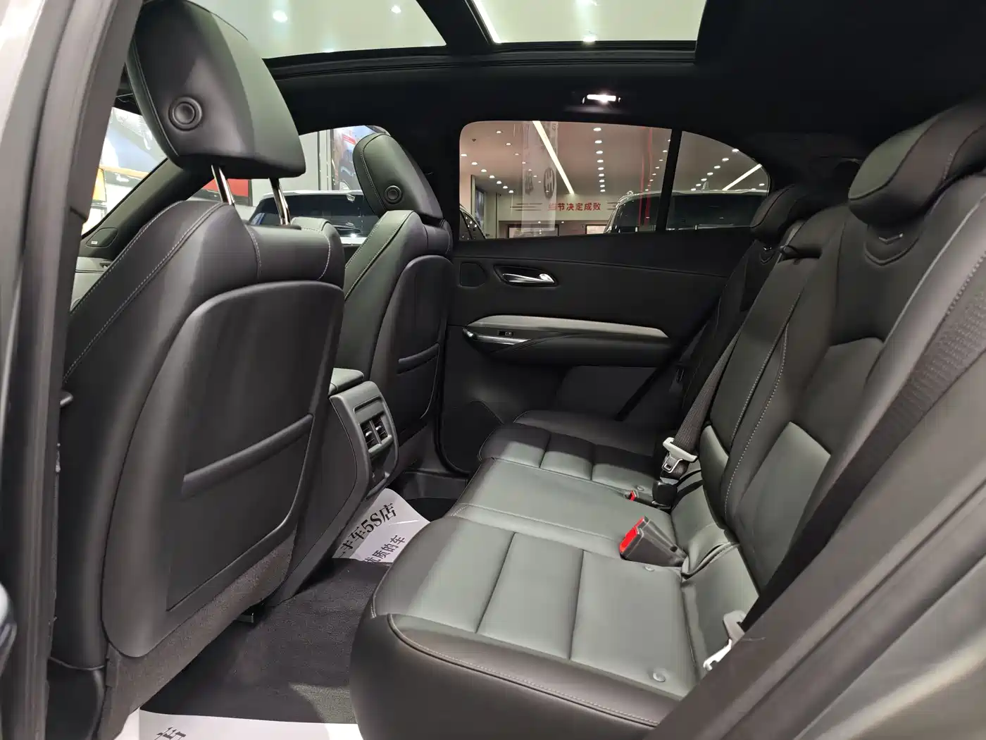 Cadillac XT4 2018 28T FWD Leading Edition фото 13