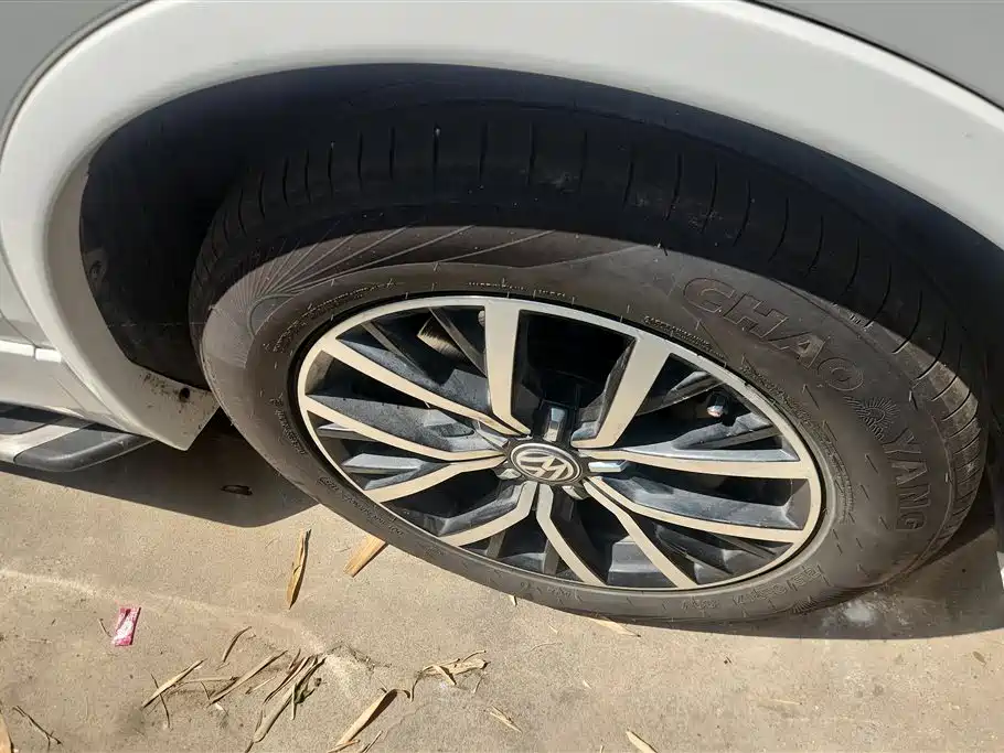 Volkswagen Tiguan L 2017 330TSI Automatic 2WD Luxury Edition фото 6