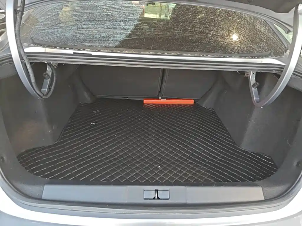 Peugeot 408 2023 2022 1.6T Light Chaser Edition