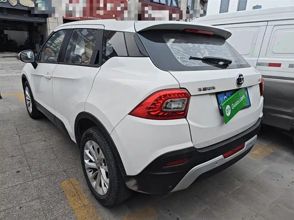 Фото 5 - Zhonghua V3
