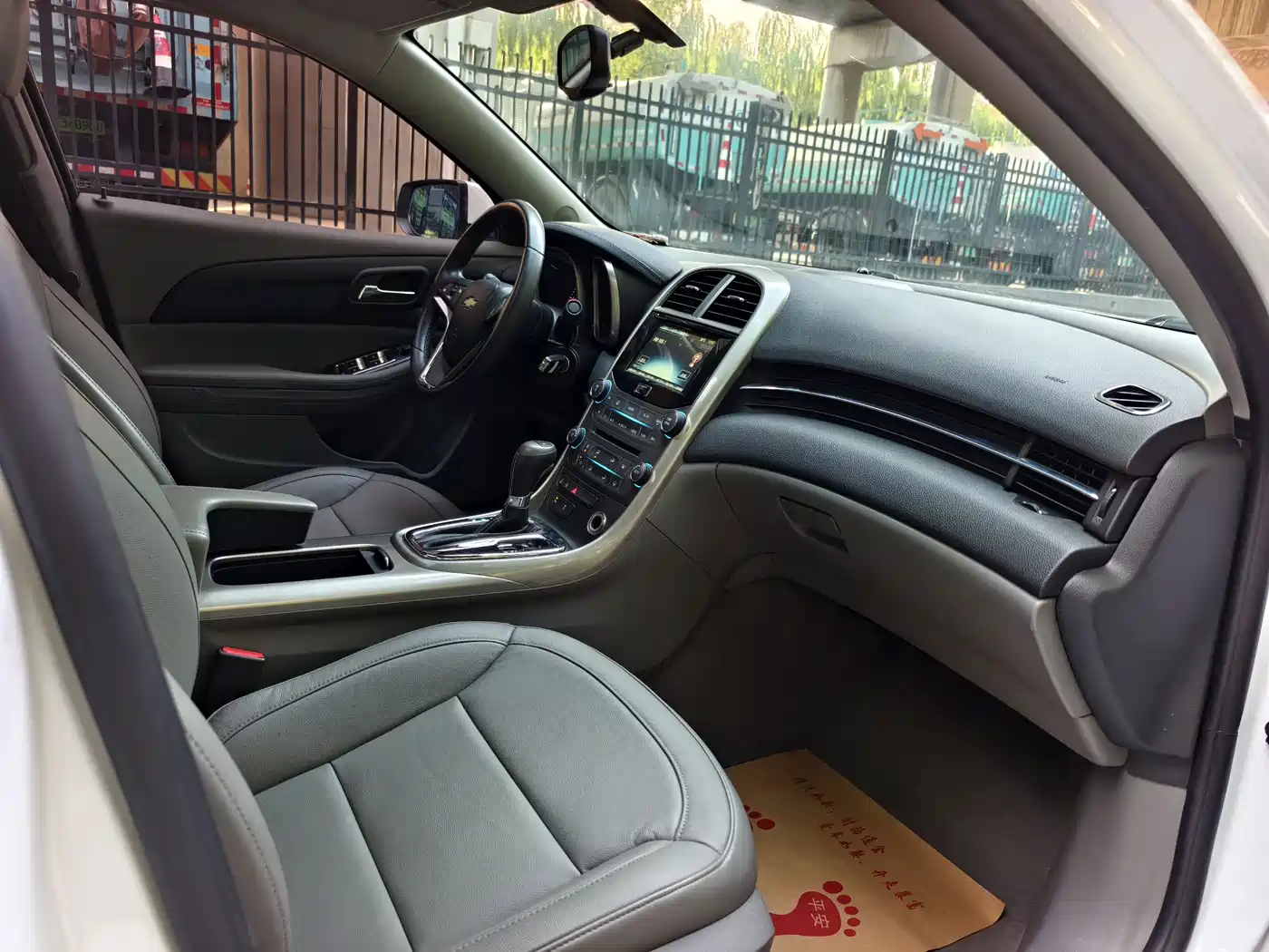 Chevrolet Malibu 2014 2.0L Automatic Luxury фото 7