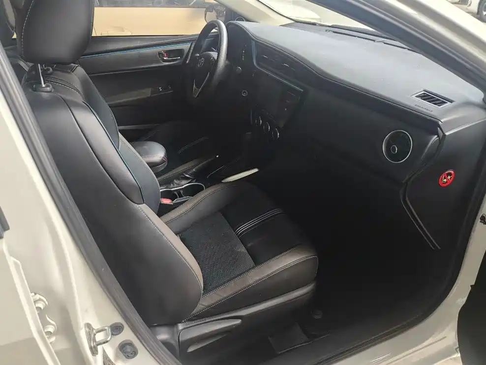 Toyota Levin 2018 185T CVT Premium Edition China V фото 2