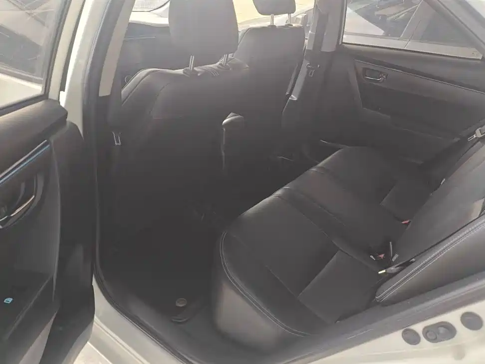 Toyota Levin 2018 185T CVT Premium Edition China V фото 17