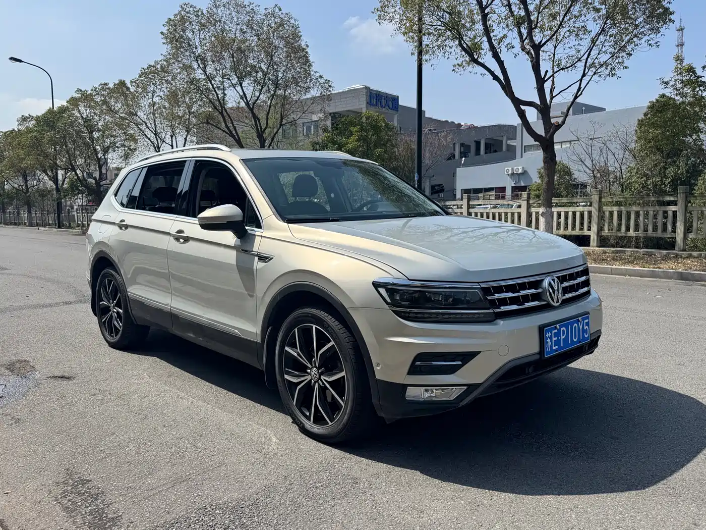 Volkswagen Tiguan L 2017 330TSI Automatic 2WD Luxury Edition фото 3
