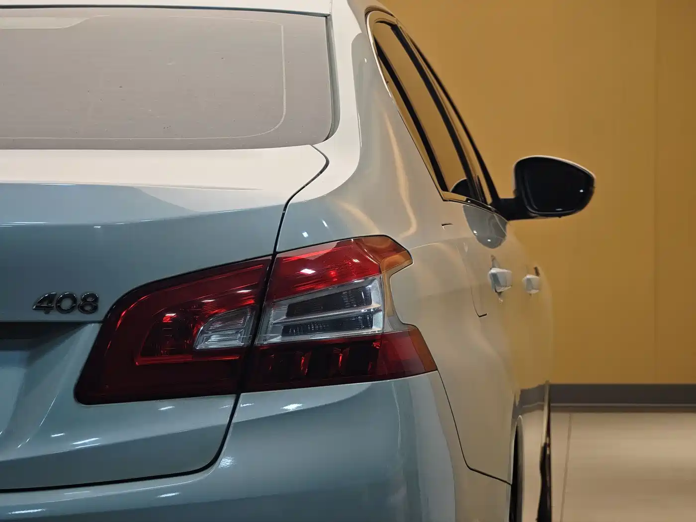 Peugeot 408 2015 Model 1.2T Automatic Luxury Edition фото 27