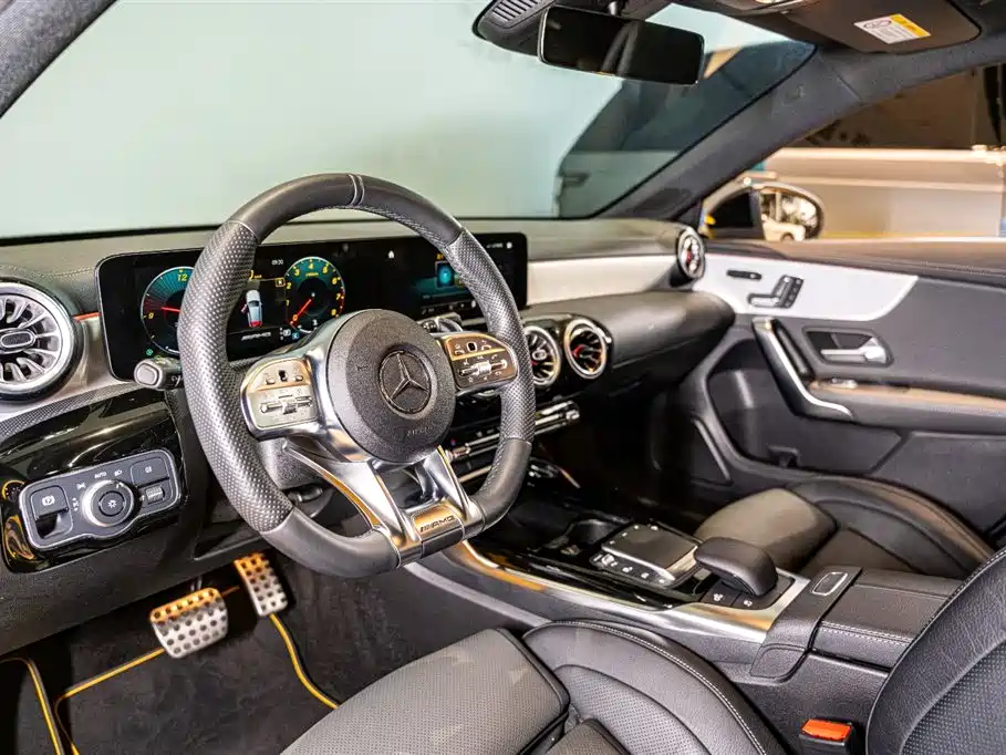 Mercedes-Benz A-Class AMG (Import) 2023 AMG A 35 4MATIC Sun Edition фото 6