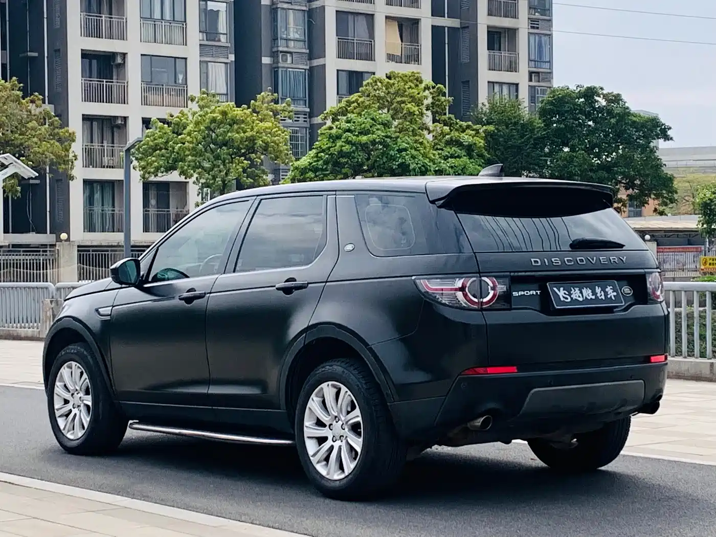 Land Rover Discovery Sport 2018 240PS SE Edition фото 3