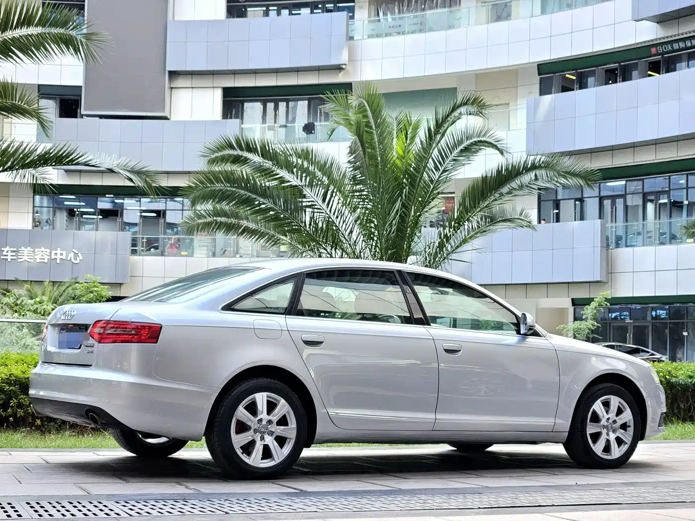 Audi A6L 2011 Model 2.4L Technology фото 3