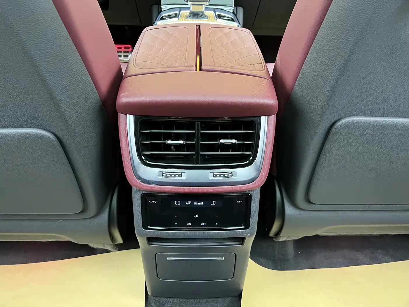Hongqi E-HS9 2023 2022 690km Qi Xiang Edition (6-seater)
